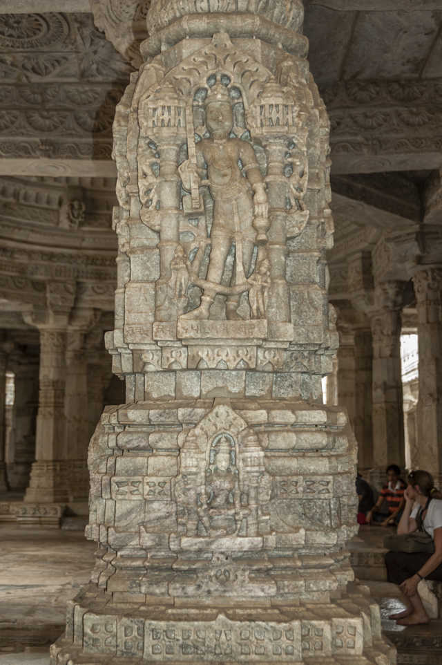 37 - India - Ranakpur - templo jainista de Chaumukha Mandir